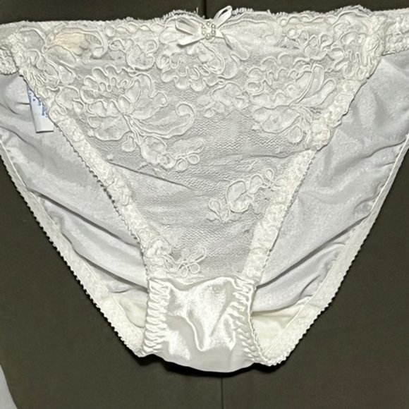 Vintage VICTORIA'S SECRET White Lace And Satin Bridal Lingerie Set. NWOT - Picture 9 of 15